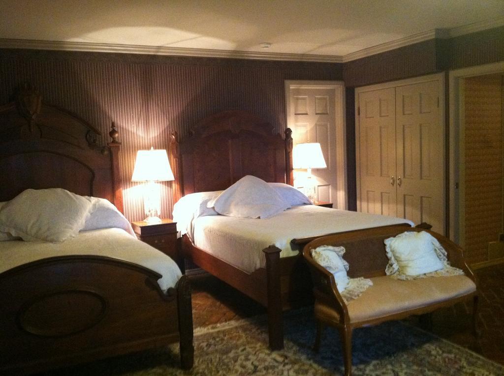 Corners Mansion Inn - A Bed And Breakfast Vicksburg Room photo