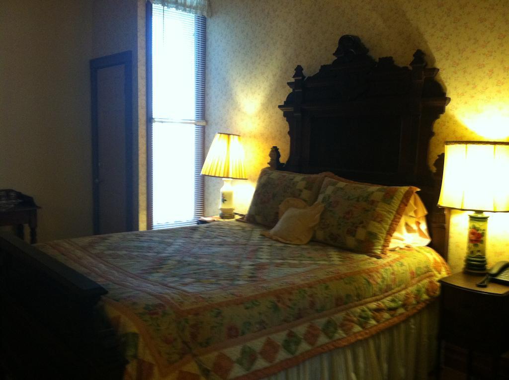 Corners Mansion Inn - A Bed And Breakfast Vicksburg Room photo