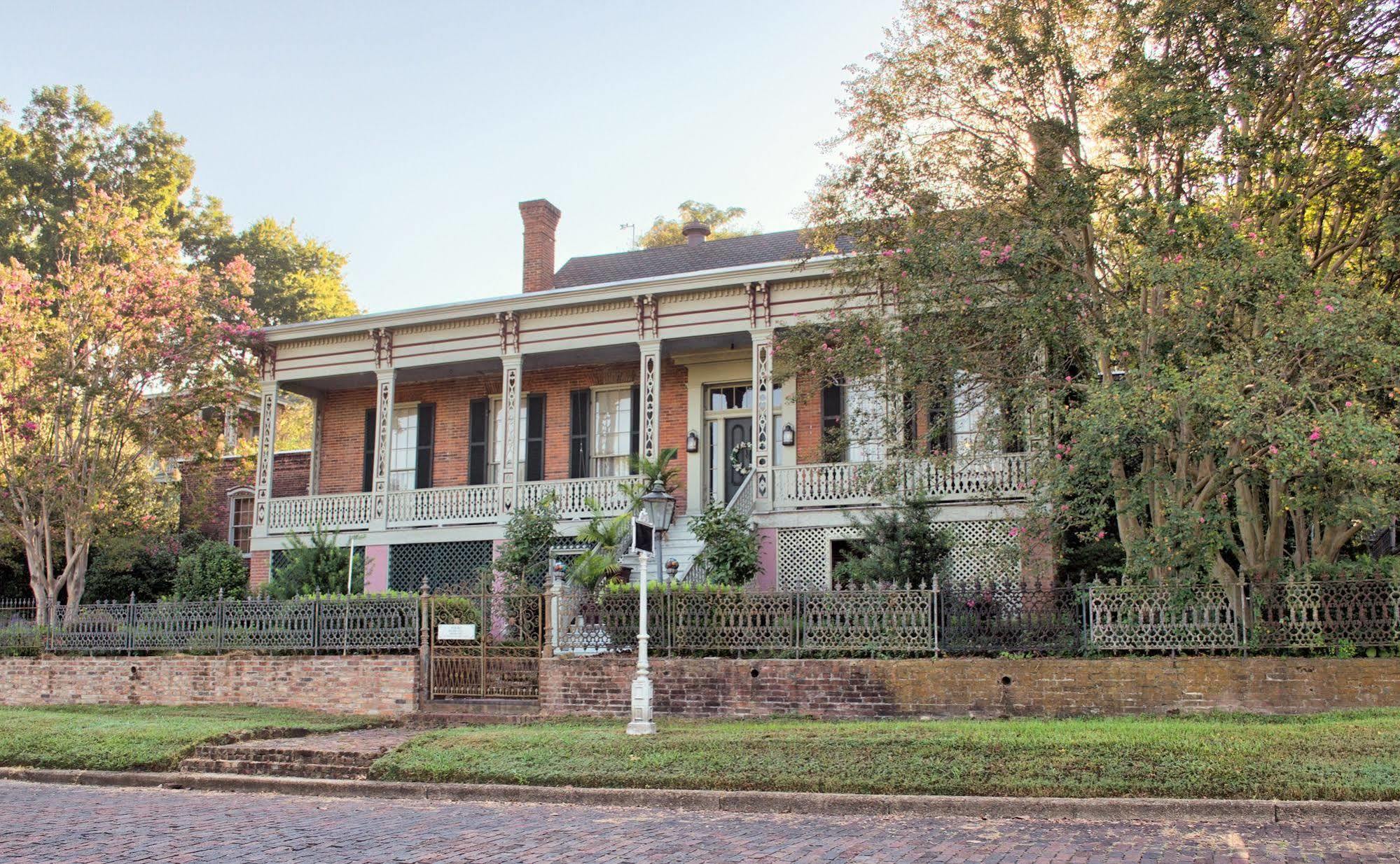 Corners Mansion Inn - A Bed And Breakfast Vicksburg Exterior photo